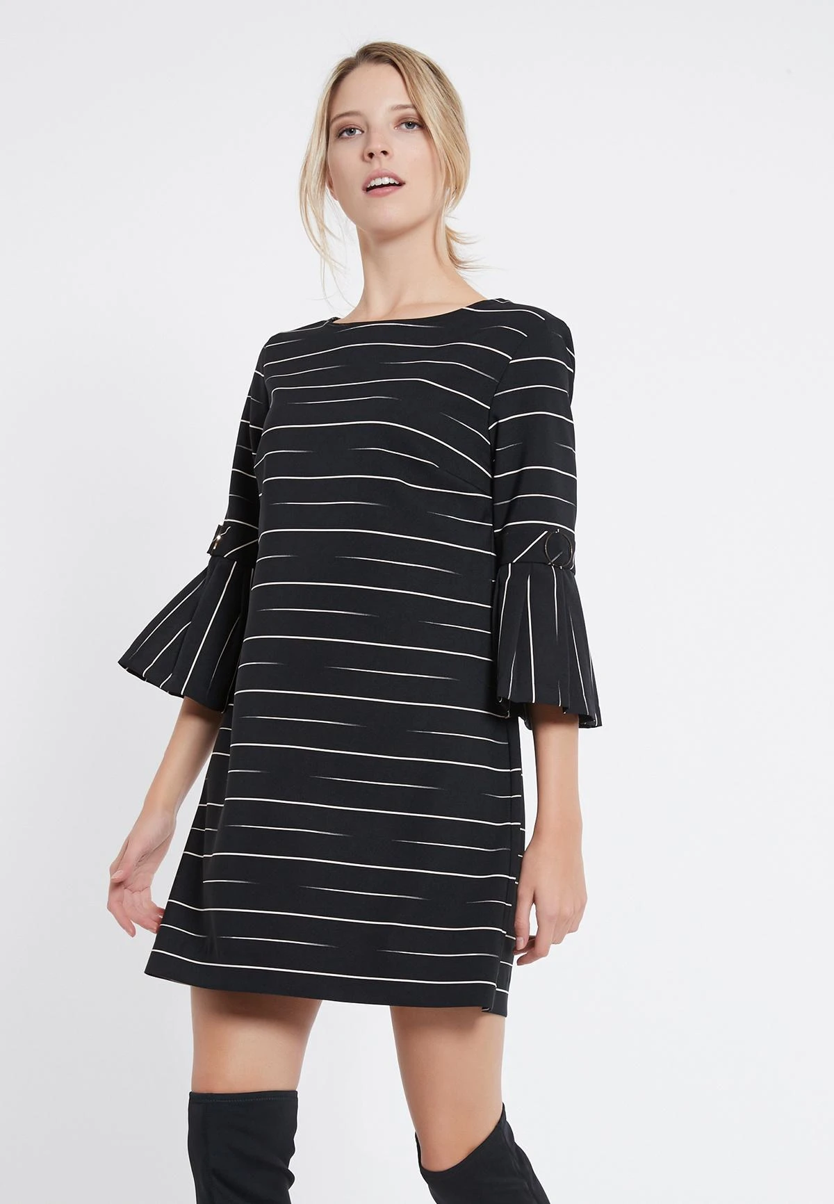 Ana Alcazar Gestreepte Jurk Vabelia 2 Ana Alcazar Gestreepte Jurk Vabelia - Afbeelding 2