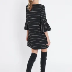 Ana Alcazar Gestreepte Jurk Vabelia 9 Ana Alcazar Gestreepte Jurk Vabelia -Goedkope Mooie Kled Winkel ana alcazar 047297 2783 910 4