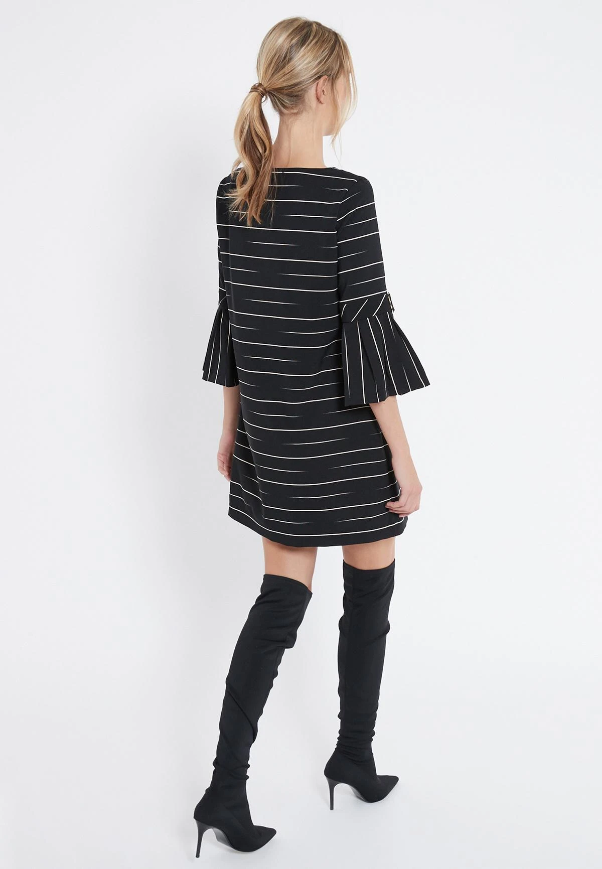 Ana Alcazar Gestreepte Jurk Vabelia 3 Ana Alcazar Gestreepte Jurk Vabelia - Afbeelding 3