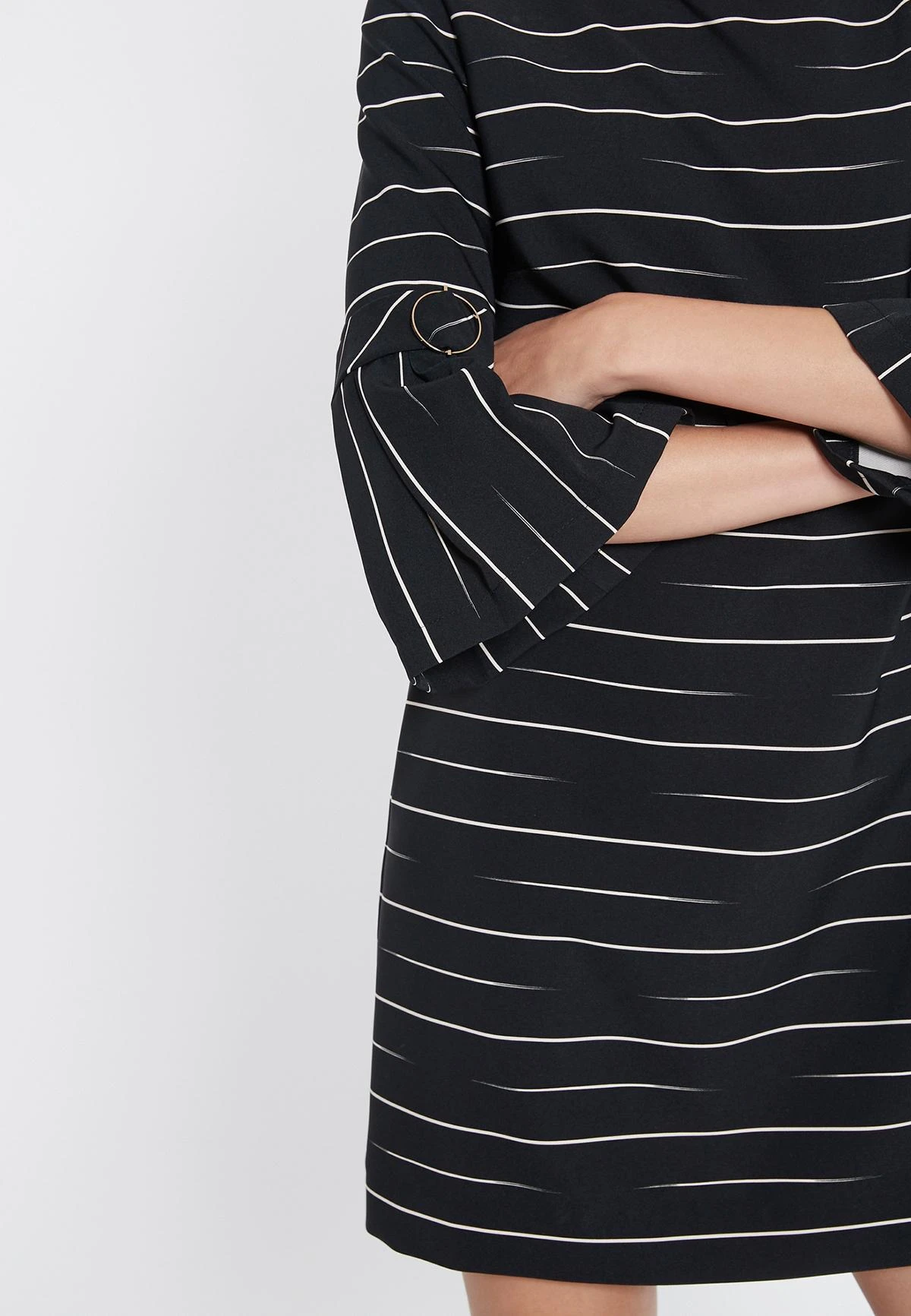 Ana Alcazar Gestreepte Jurk Vabelia 4 Ana Alcazar Gestreepte Jurk Vabelia - Afbeelding 4