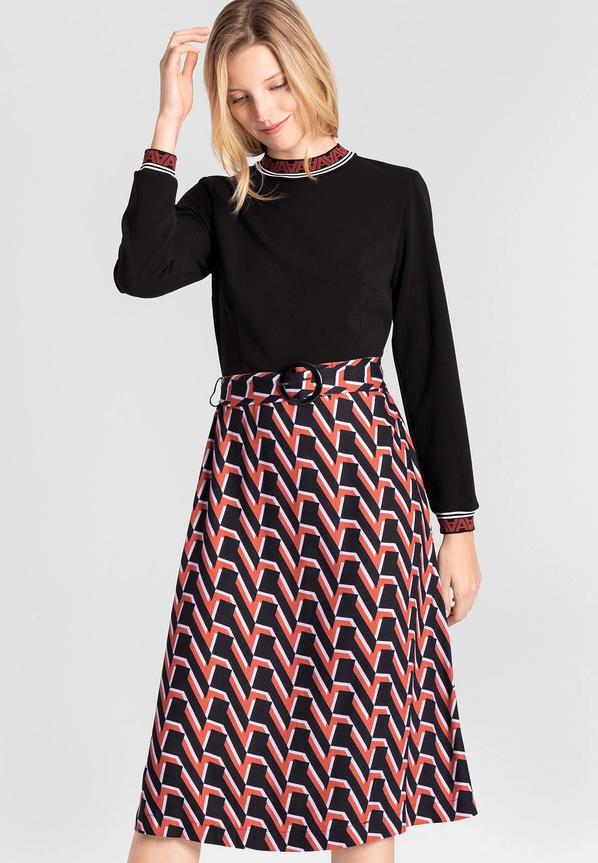 Ana Alcazar Mix Jurk Vaburany Bruin 2 Ana Alcazar Mix Jurk Vaburany Bruin - Afbeelding 2