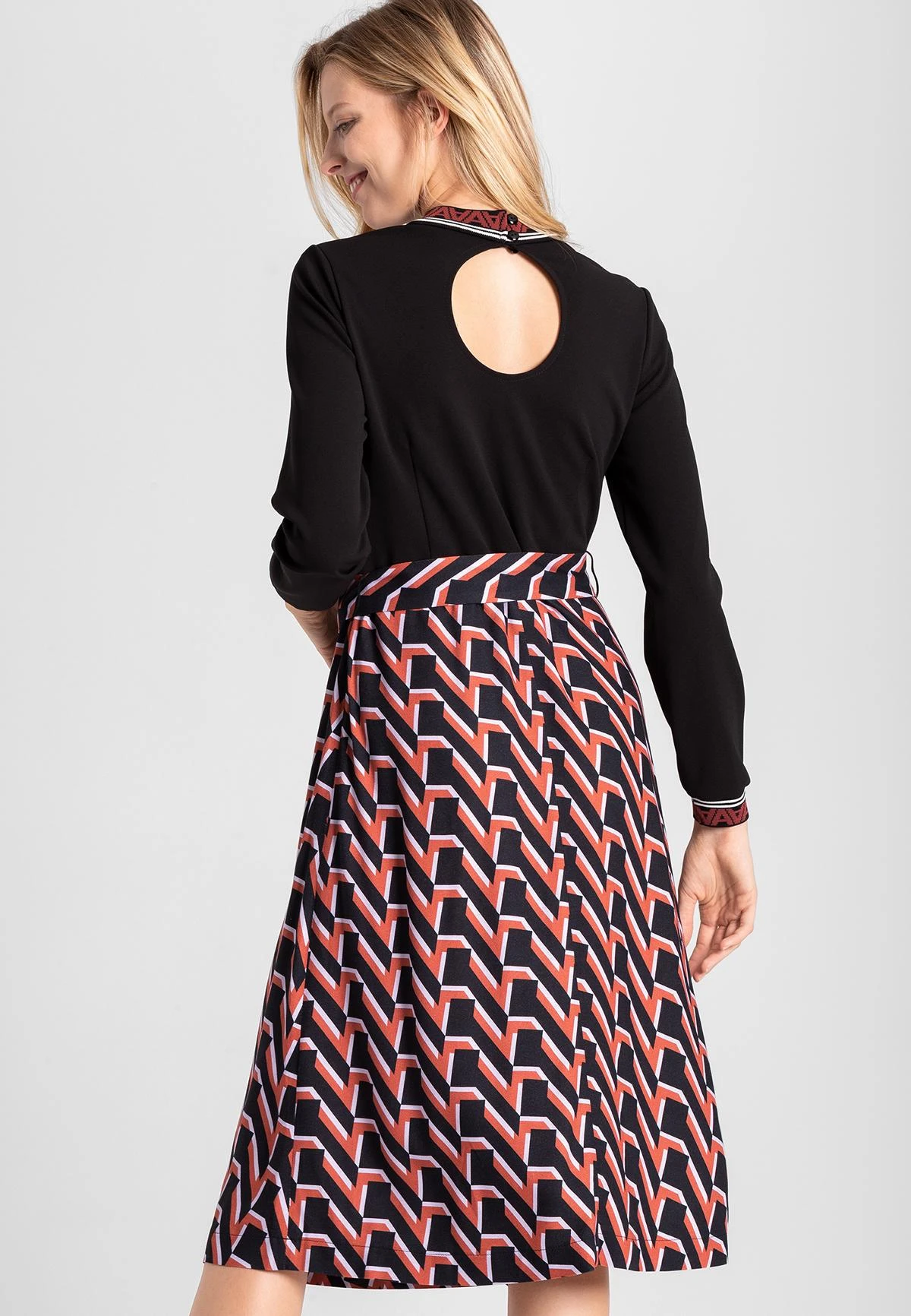 Ana Alcazar Mix Jurk Vaburany Bruin 3 Ana Alcazar Mix Jurk Vaburany Bruin - Afbeelding 3