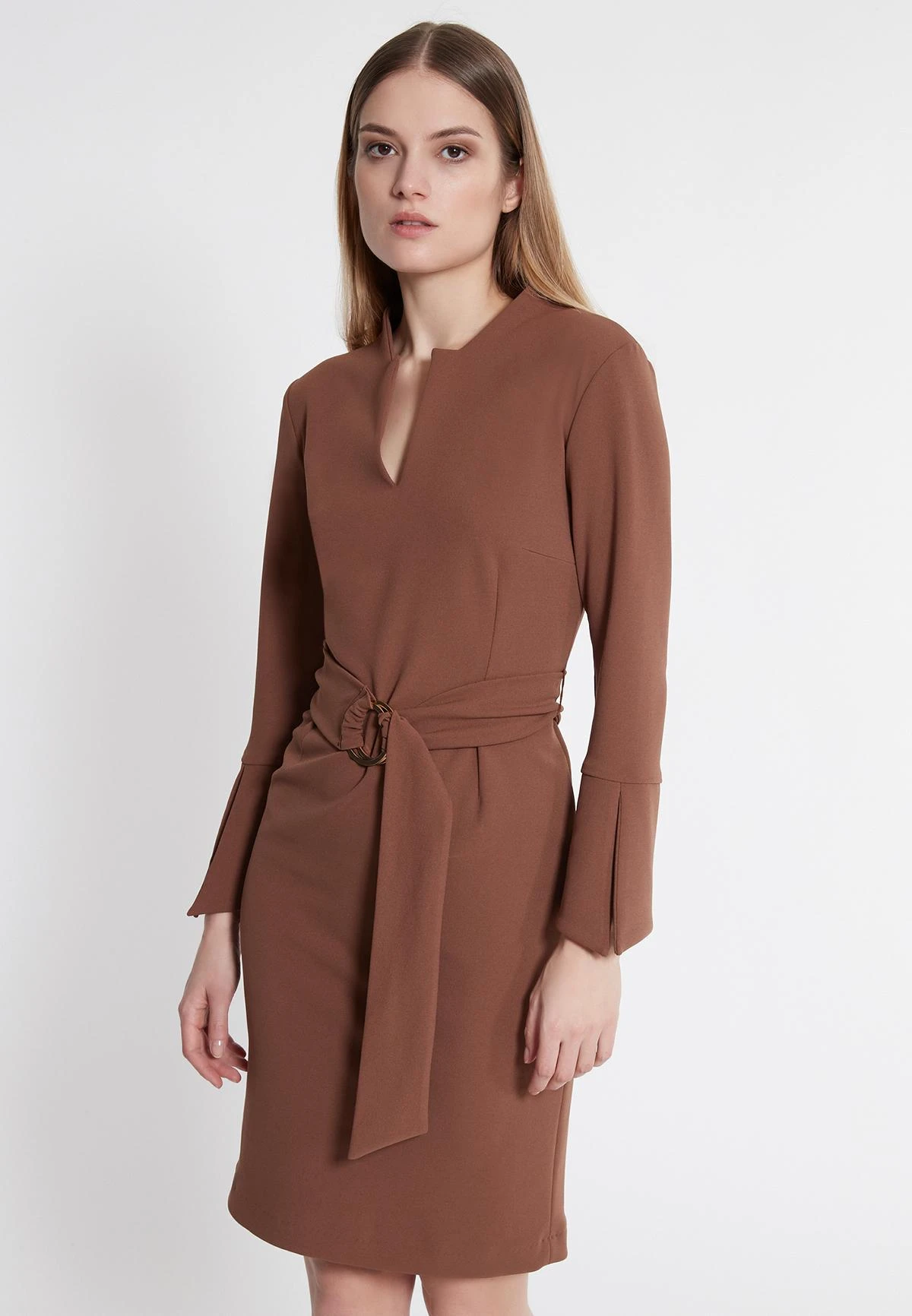 Ana Alcazar Strakke Jurk Vafewis Bruin 2 Ana Alcazar Strakke Jurk Vafewis Bruin - Afbeelding 2