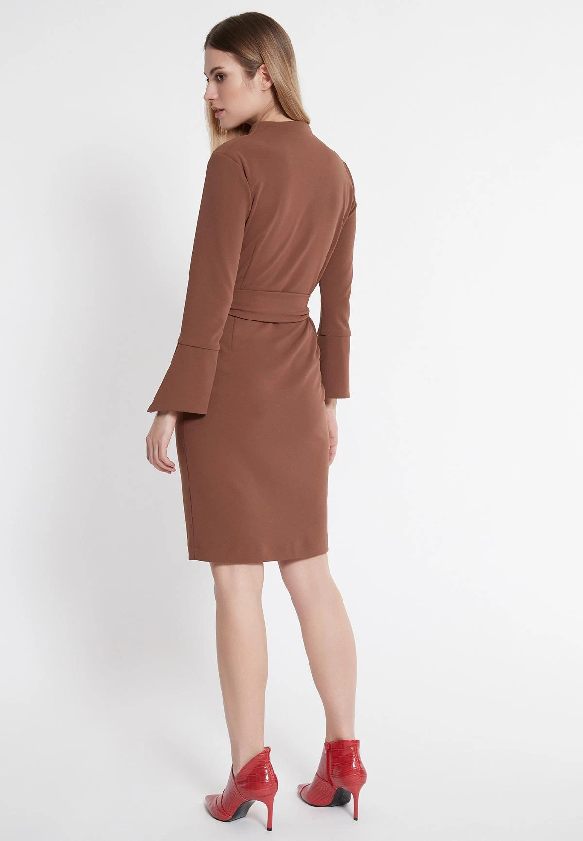 Ana Alcazar Strakke Jurk Vafewis Bruin 3 Ana Alcazar Strakke Jurk Vafewis Bruin - Afbeelding 3