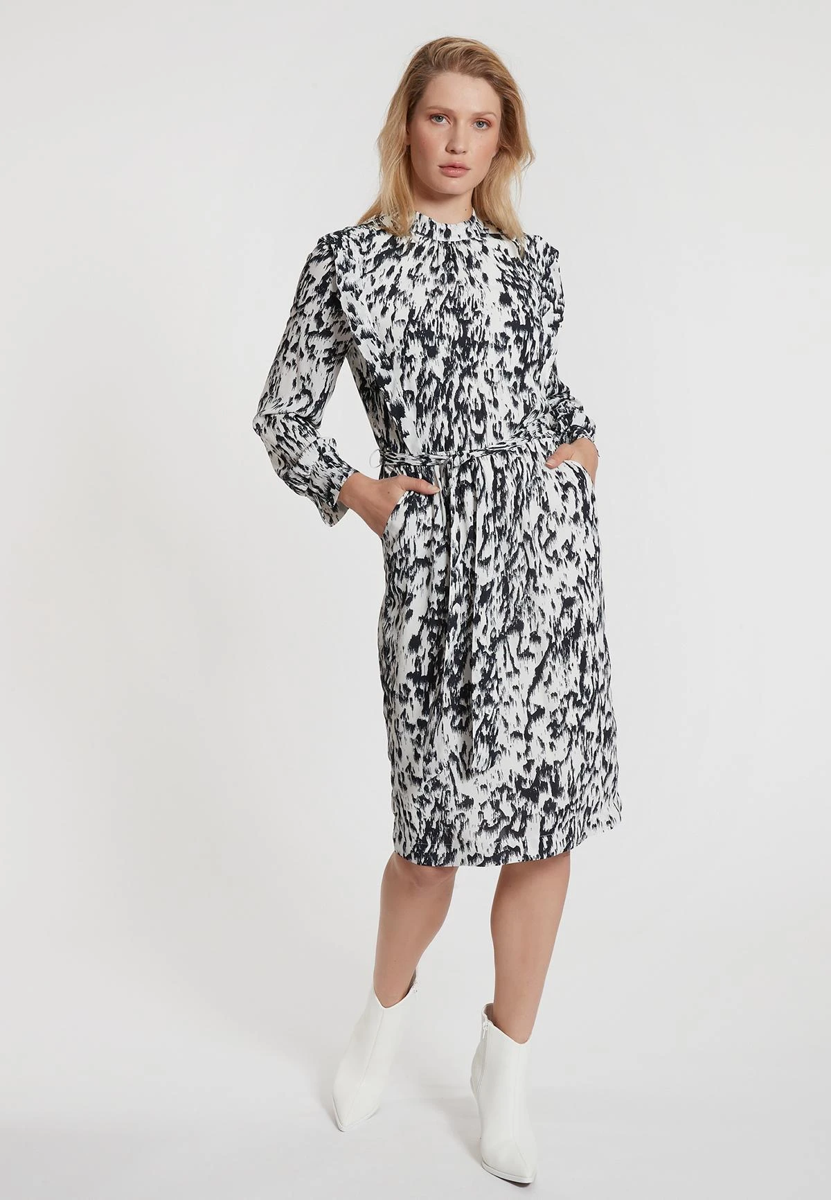 Ana Alcazar Getailleerde Jurk Edoska 1 Ana Alcazar Getailleerde Jurk Edoska