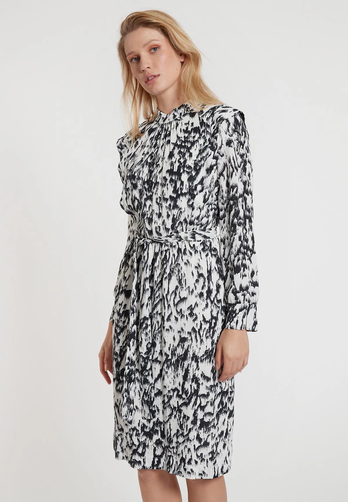 Ana Alcazar Getailleerde Jurk Edoska 2 Ana Alcazar Getailleerde Jurk Edoska - Afbeelding 2