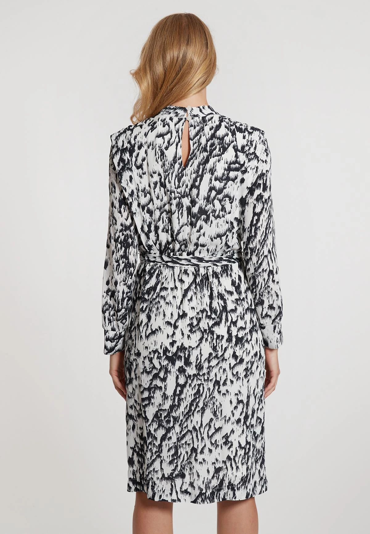 Ana Alcazar Getailleerde Jurk Edoska 3 Ana Alcazar Getailleerde Jurk Edoska - Afbeelding 3