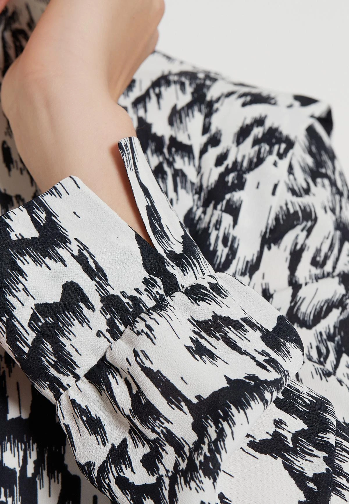 Ana Alcazar Getailleerde Jurk Edoska 4 Ana Alcazar Getailleerde Jurk Edoska - Afbeelding 4