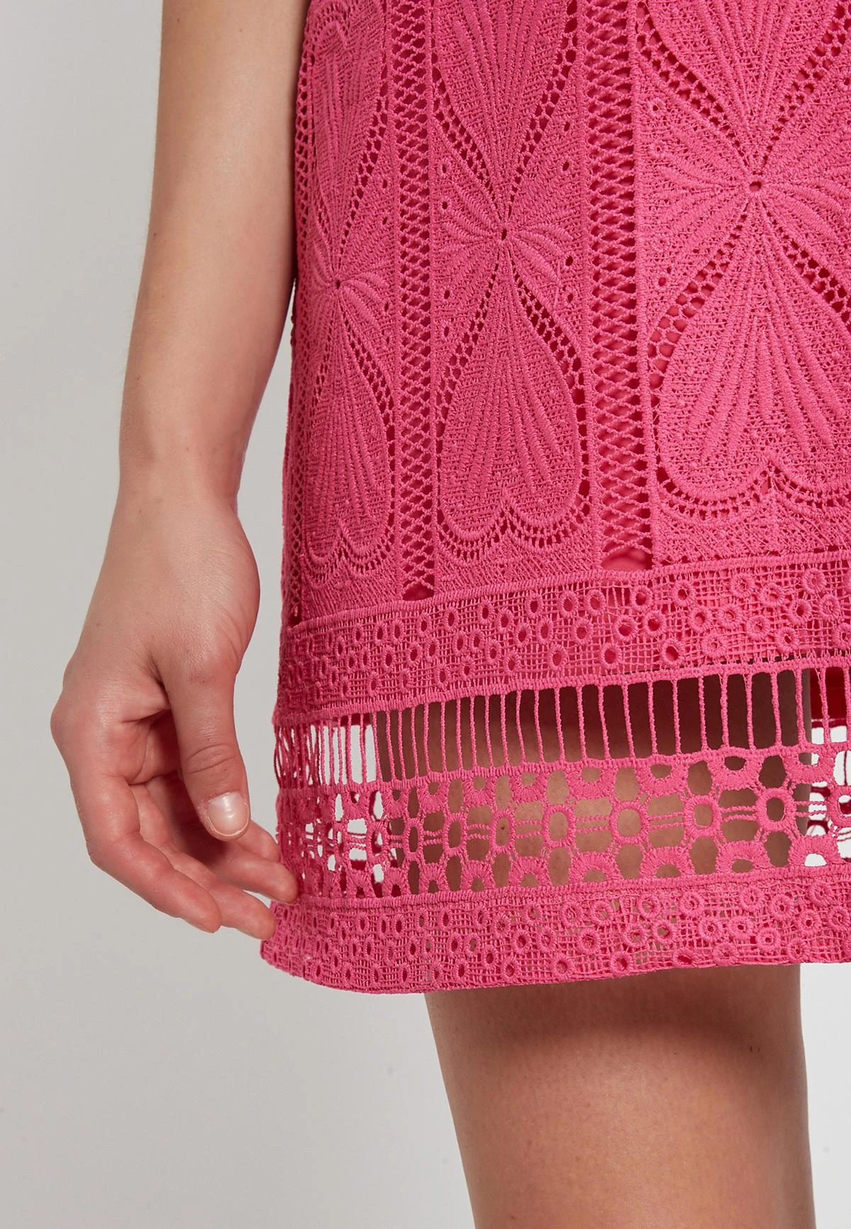 Ana Alcazar Kant Jurk Faboli 5 Ana Alcazar Kant Jurk Faboli - Afbeelding 5