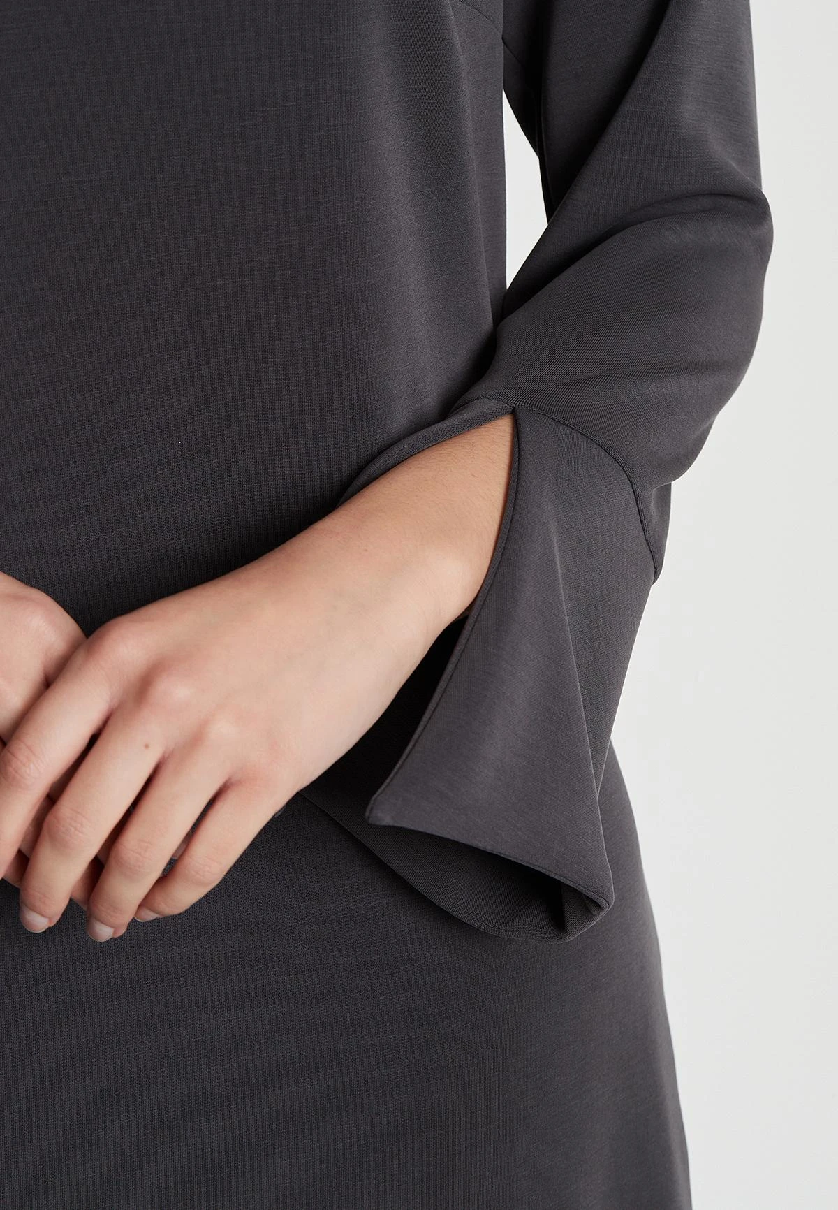 Ana Alcazar Lange Mouwen Jurk Inora 4 Ana Alcazar Lange Mouwen Jurk Inora - Afbeelding 4